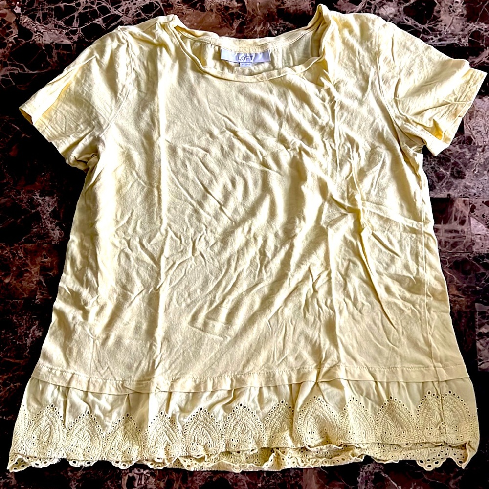 A cute, yellow t-shirt